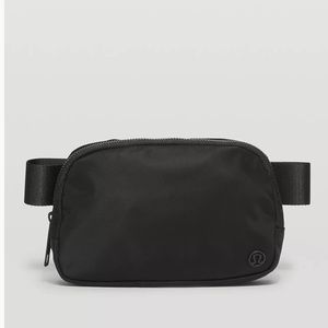 LIKE NEW Lululemon Everyday Belt Bag